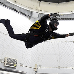 img_skydiving_250